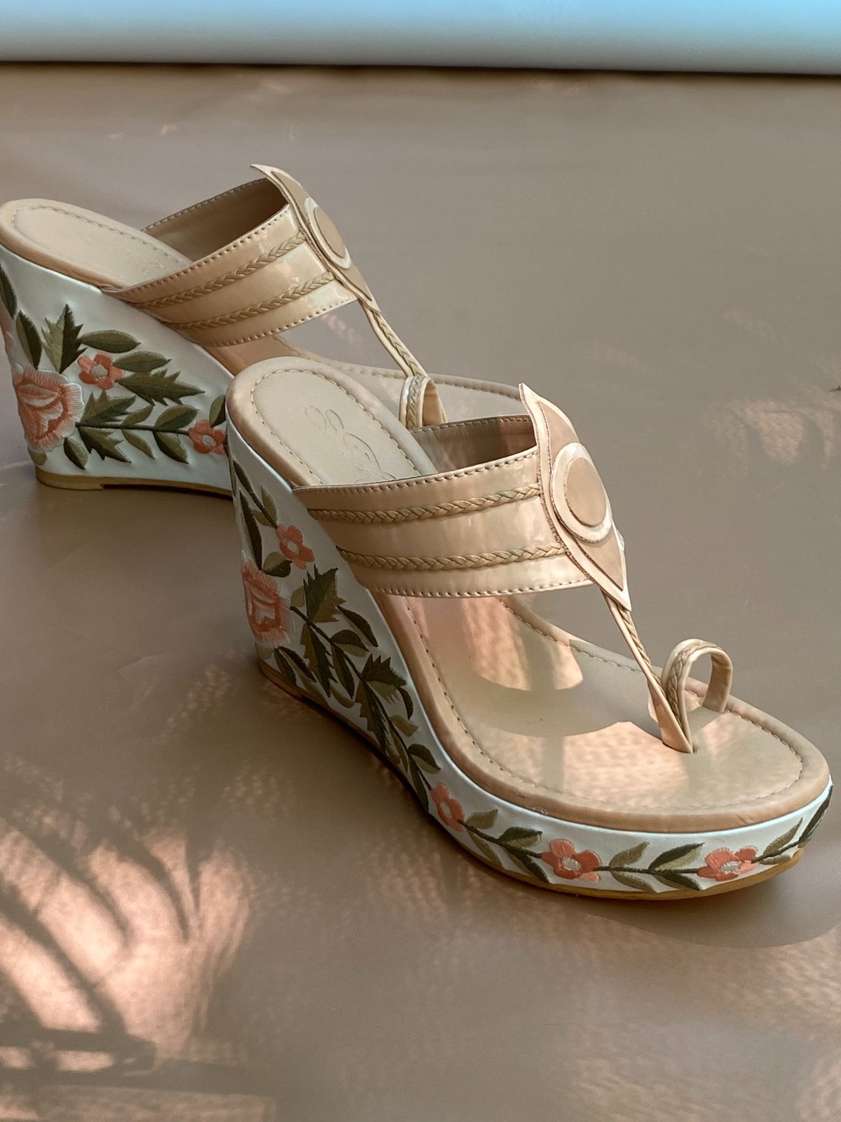 Nude Kolapuri Wedges